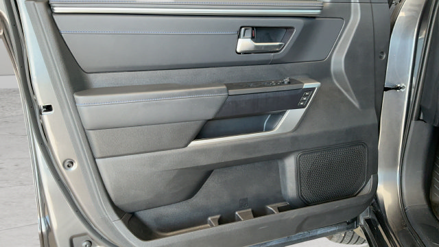 Used 2025 Toyota Tundra Platinum AWD/4WD image 19