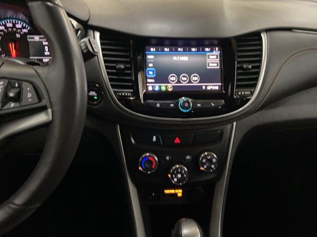 Used 2022 Chevrolet Trax LT w/ LT Convenience Package AWD/4WD image 37
