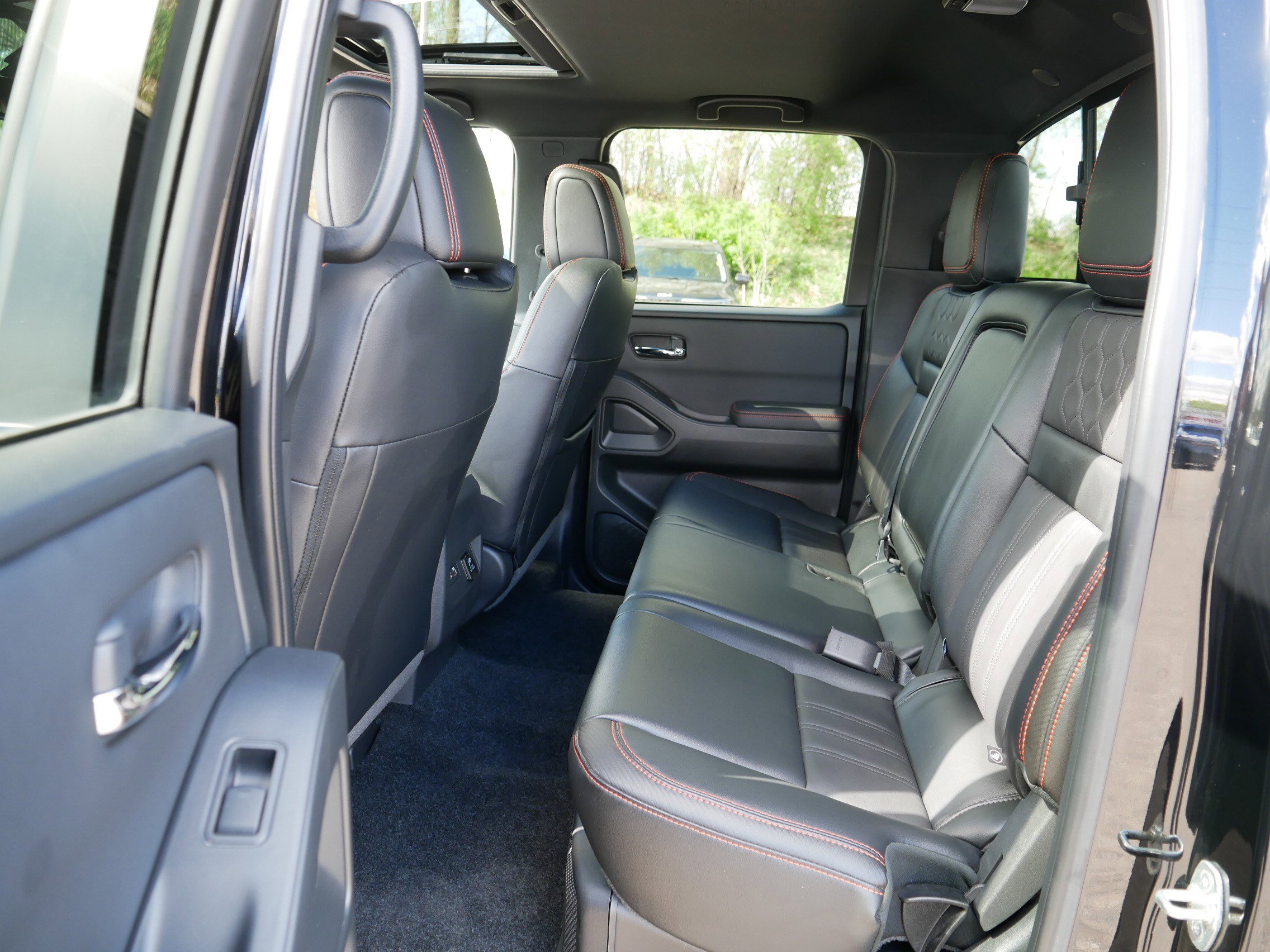 Certified 2023 Nissan Frontier PRO-4X w/ Pro-4X Premium Package AWD/4WD image 36