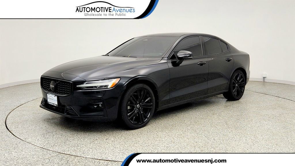 Used 2024 Volvo S60 B5 Plus w/ Climate Package AWD/4WD video 1