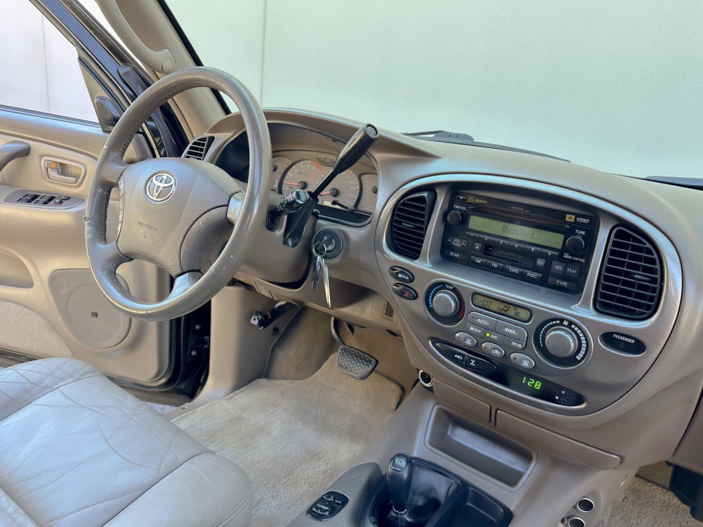 Used 2004 Toyota Sequoia Limited image 17