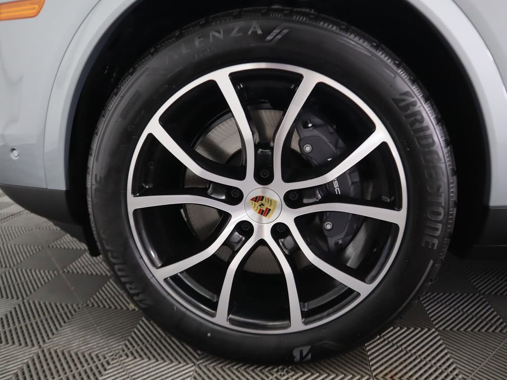 Used 2024 Porsche Cayenne Coupe AWD/4WD image 31