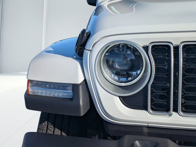 Used 2026 Jeep Wrangler Unlimited Sahara AWD/4WD image 8