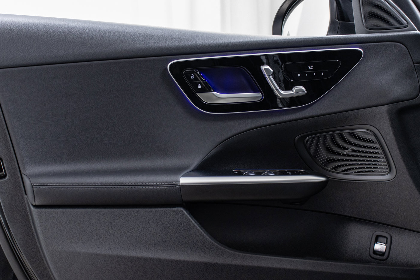 Used 2025 Mercedes-Benz C 300 4MATIC Sedan image 11