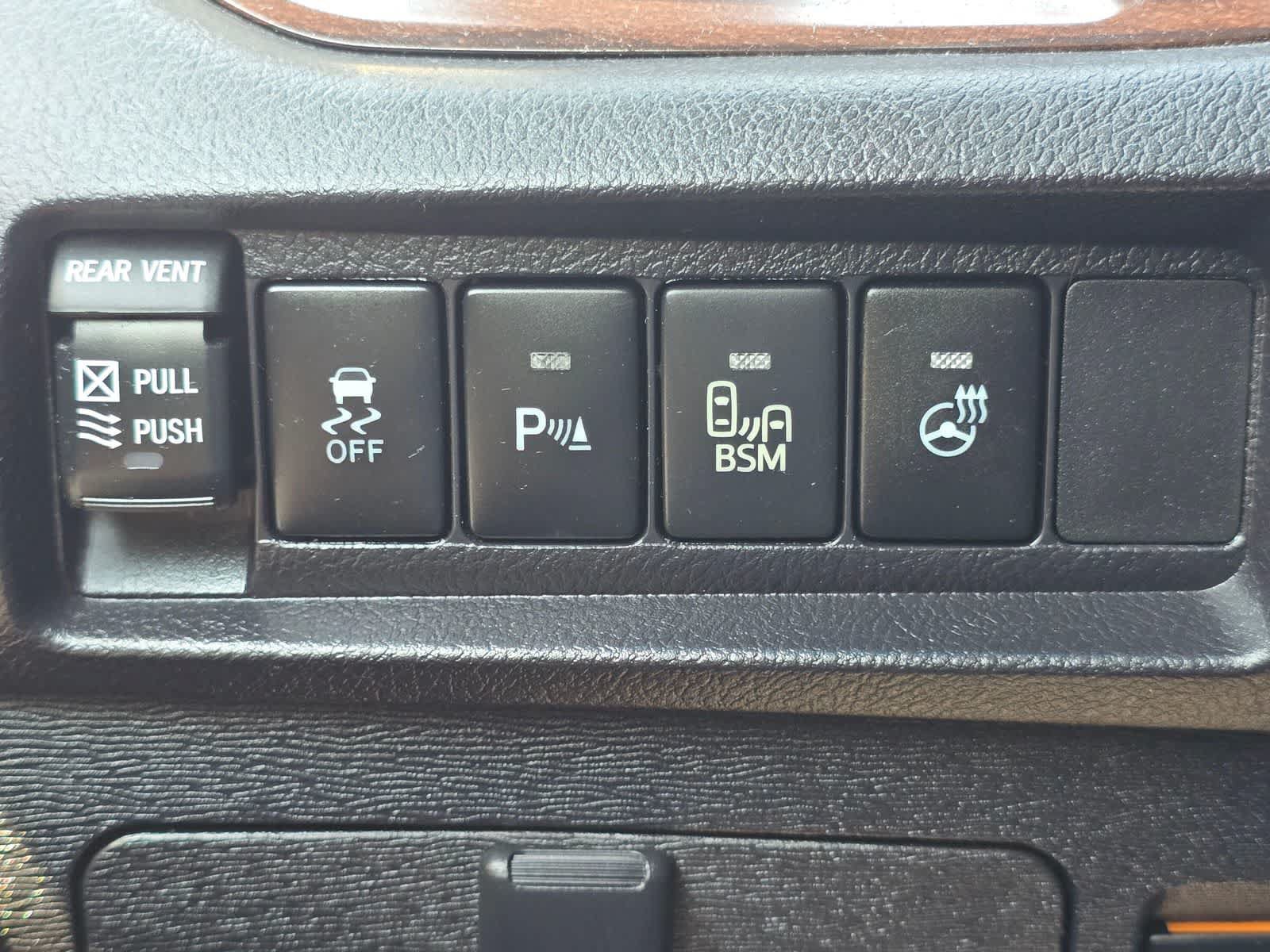 Used 2017 Toyota Sienna Limited AWD/4WD image 18