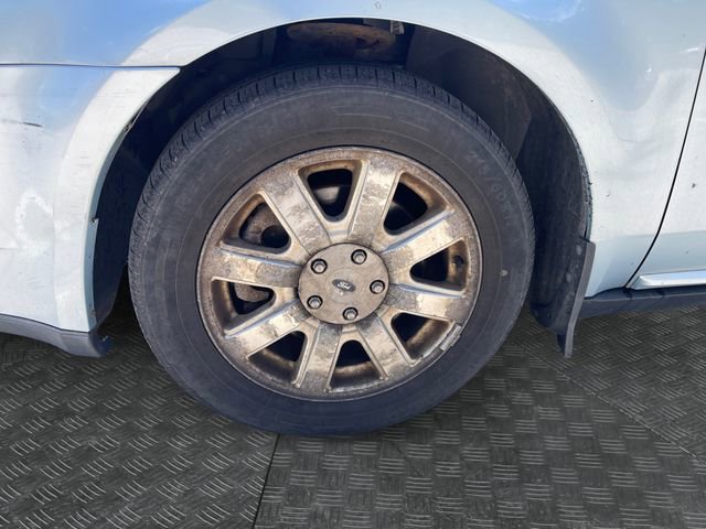 Used 2009 Ford Taurus SE FWD image 14
