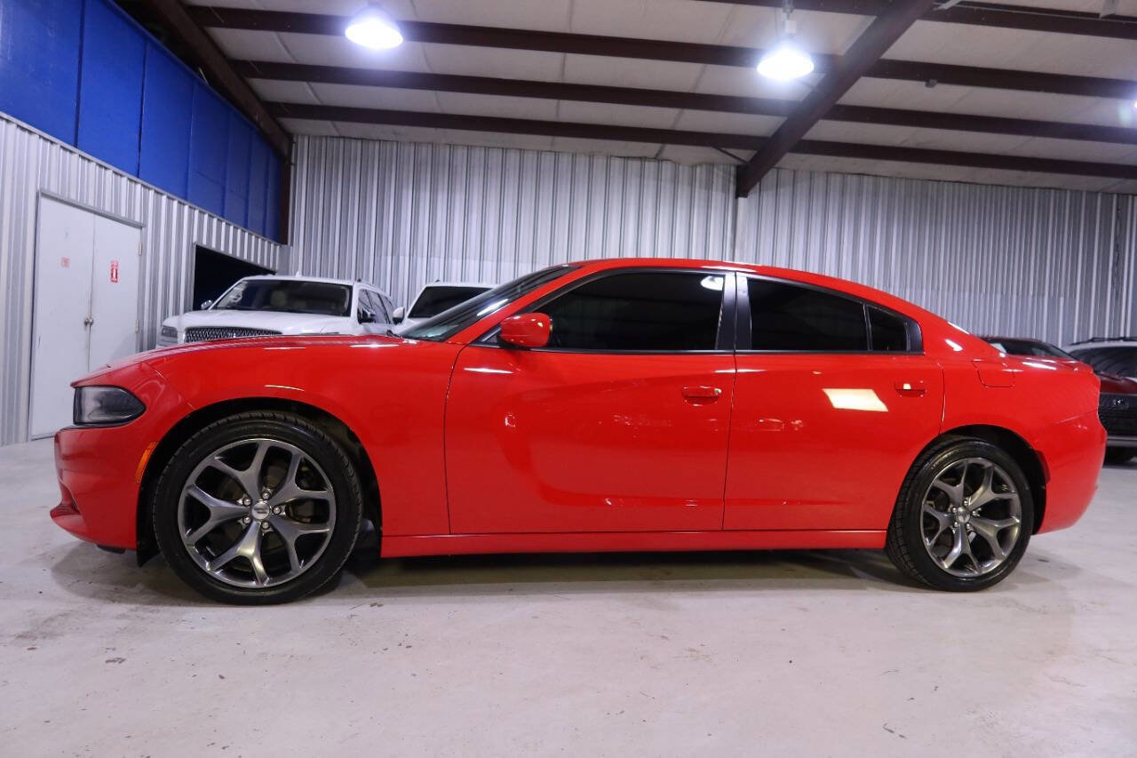 Used 2017 Dodge Charger SXT w/ Rallye Group image 1