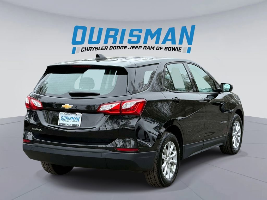 Used 2019 Chevrolet Equinox LS image 2