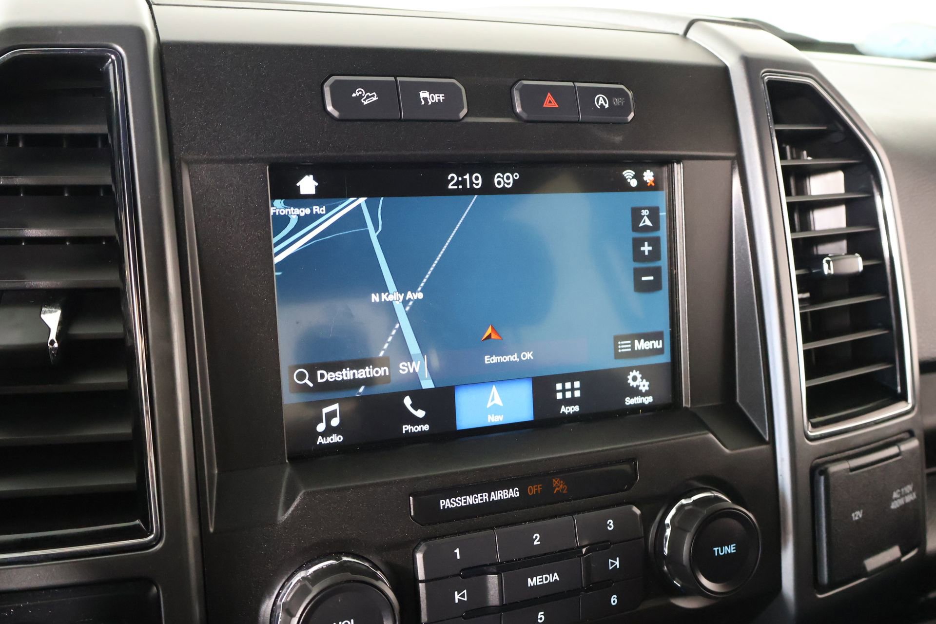 Used 2018 Ford F150 XLT w/ Equipment Group 302A Luxury AWD/4WD image 7