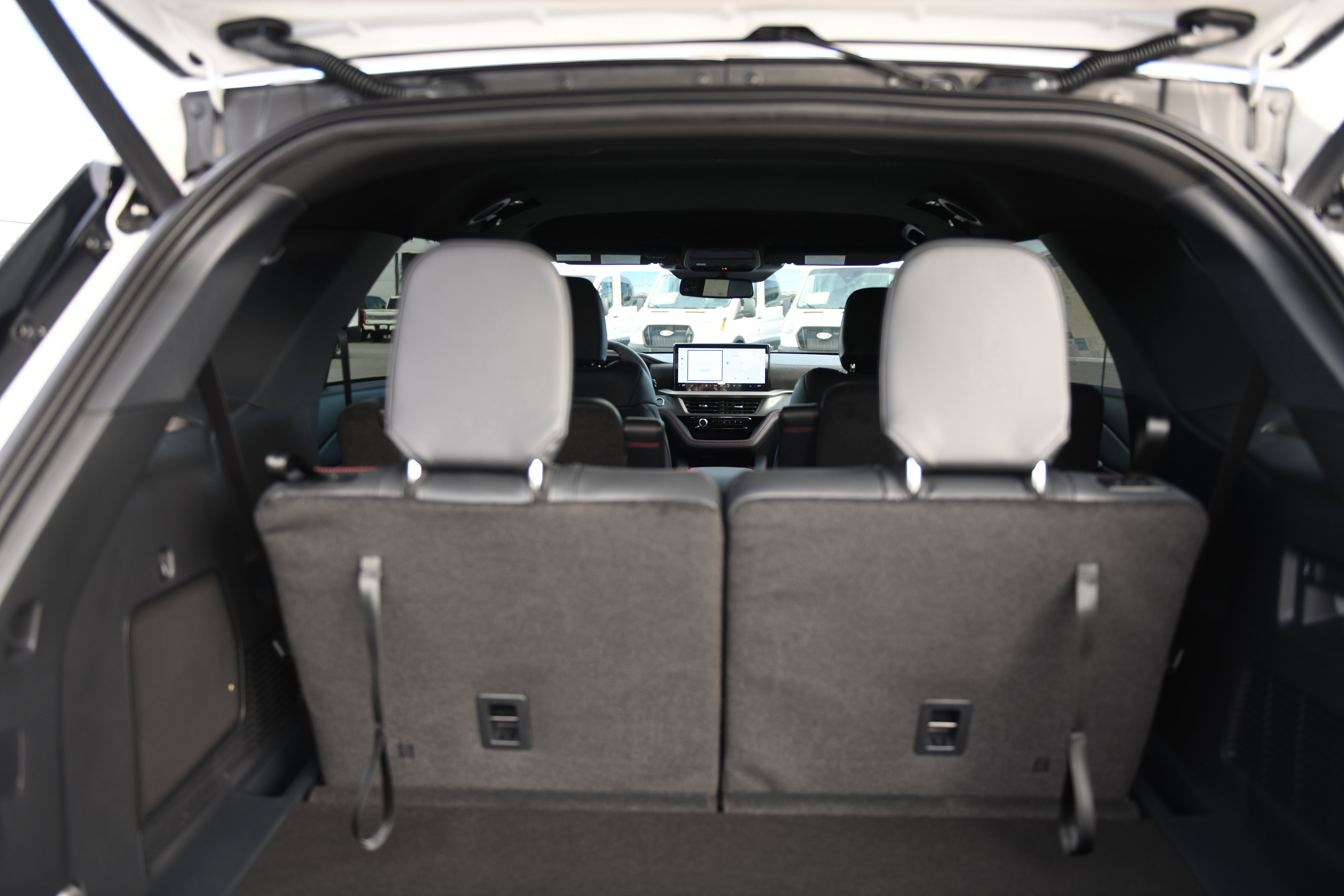 New 2026 Ford Explorer ST-Line w/ ST-Line Street Pack image 11