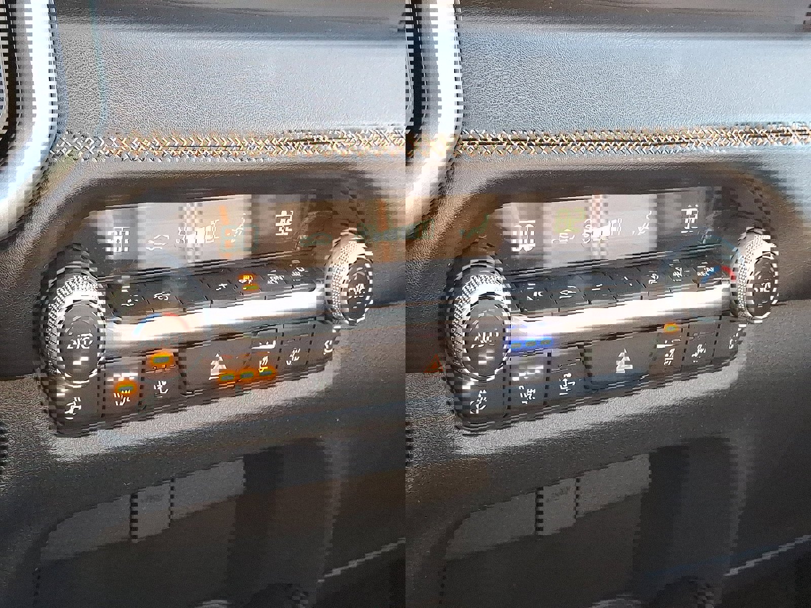 Certified 2025 MAZDA CX-50 AWD 2.5 Turbo w/ Weather Package image 18