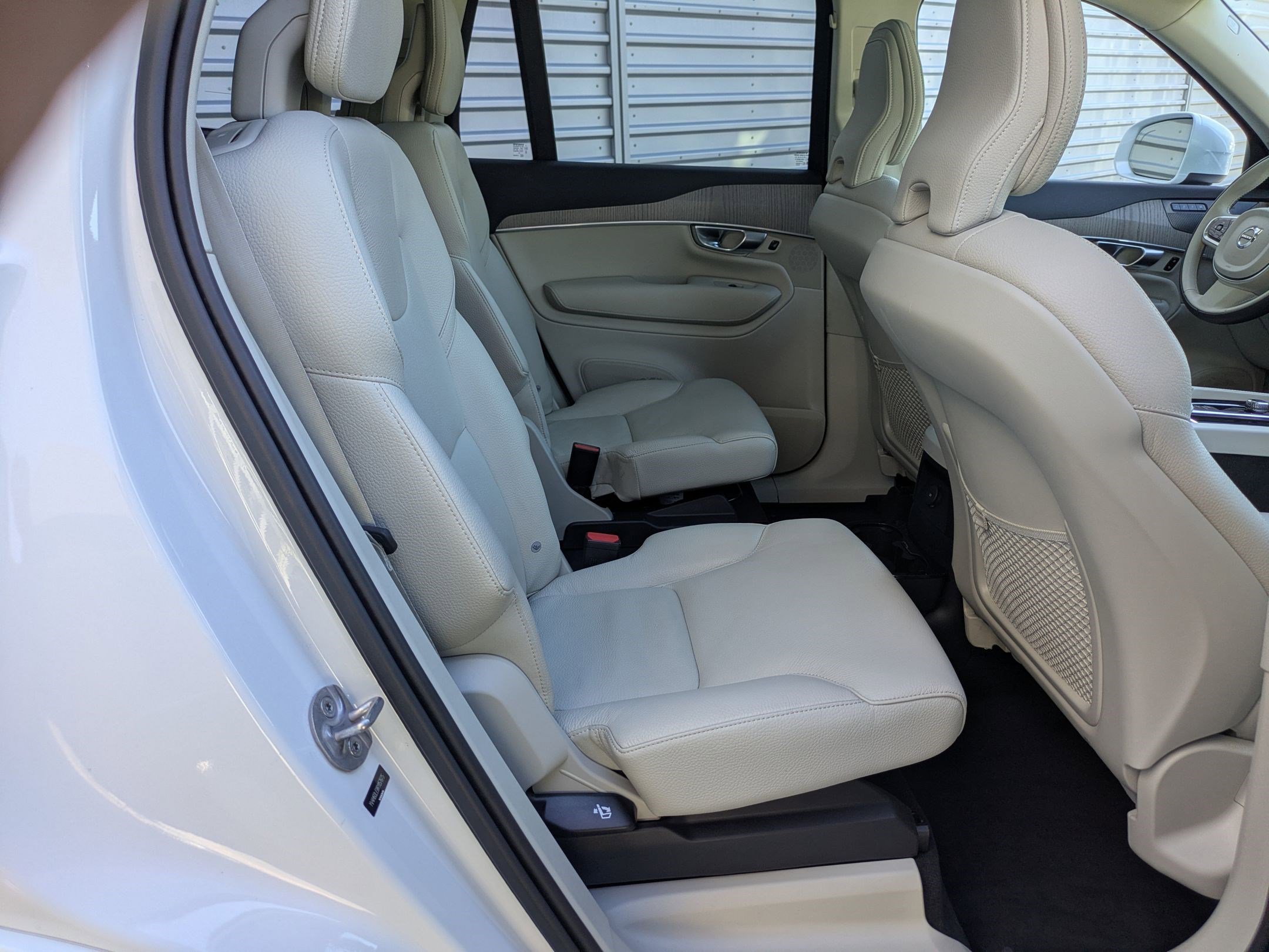 Used 2024 Volvo XC90 T8 Plus w/ Protection Package Premier image 29