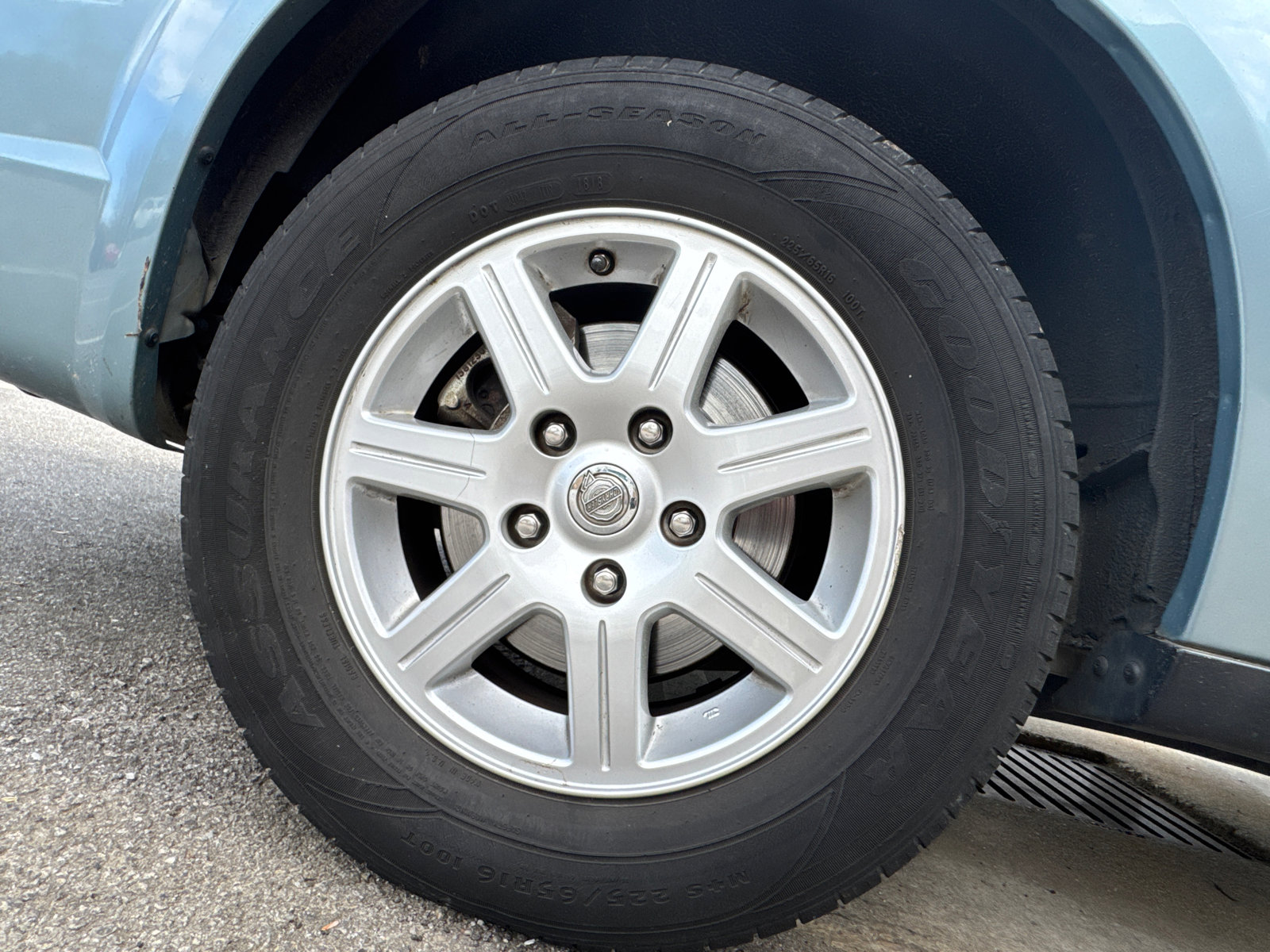 Used 2010 Chrysler Town & Country LX image 17