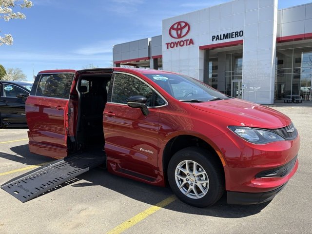 Used 2025 Chrysler Voyager LX