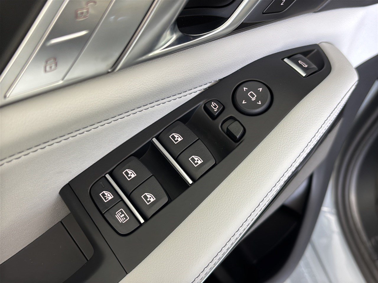 New 2027 BMW X7 xDrive40i w/ M Sport Package AWD/4WD image 15