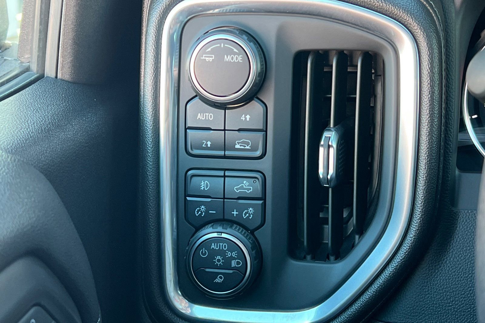 Used 2022 Chevrolet Silverado 1500 LTZ w/ LTZ Convenience Package II image 36