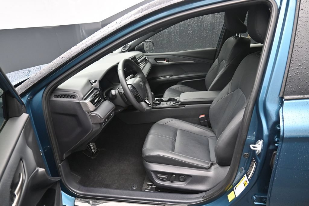Used 2025 Toyota Camry XSE w/ Premium Package AWD/4WD image 9