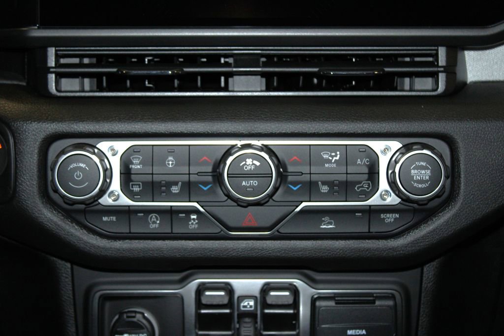 New 2026 Jeep Gladiator Sport image 20