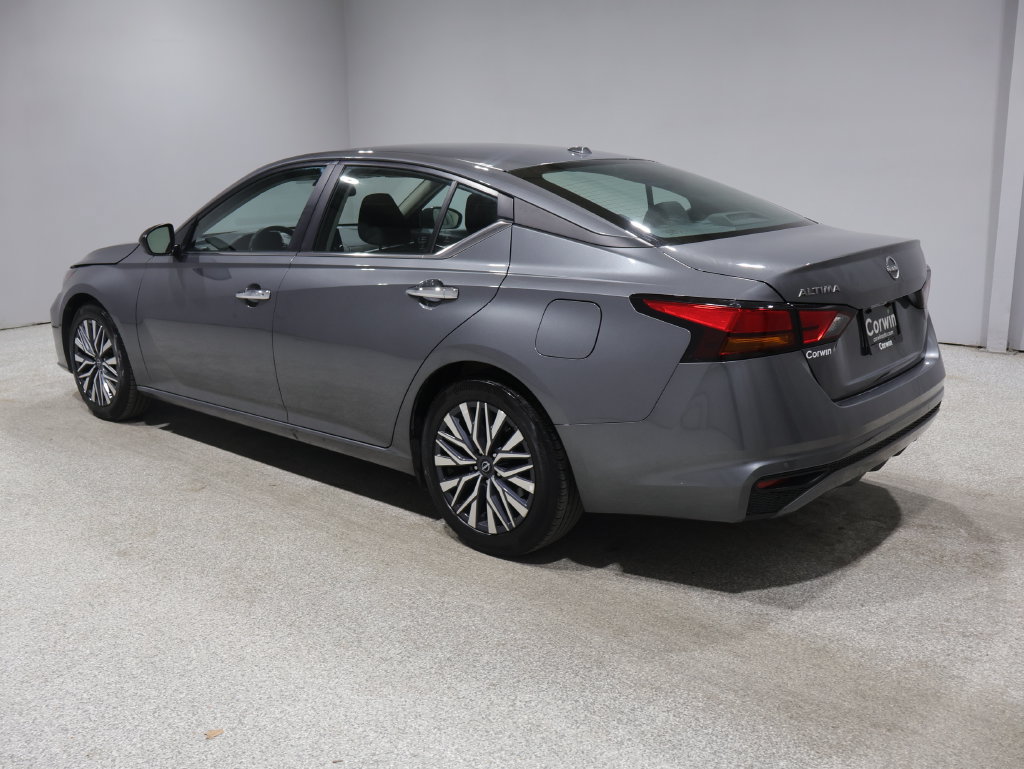 Used 2025 Nissan Altima 2.5 SV FWD image 4