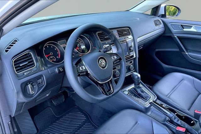 Used 2020 Volkswagen Golf 4-Door FWD image 12