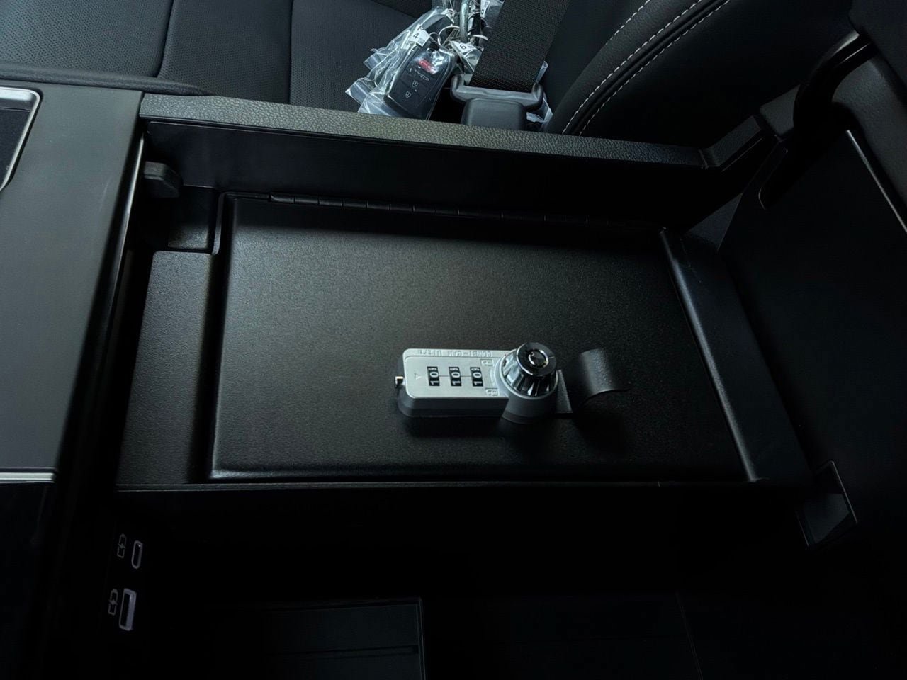 New 2026 Toyota Tundra Limited AWD/4WD image 24