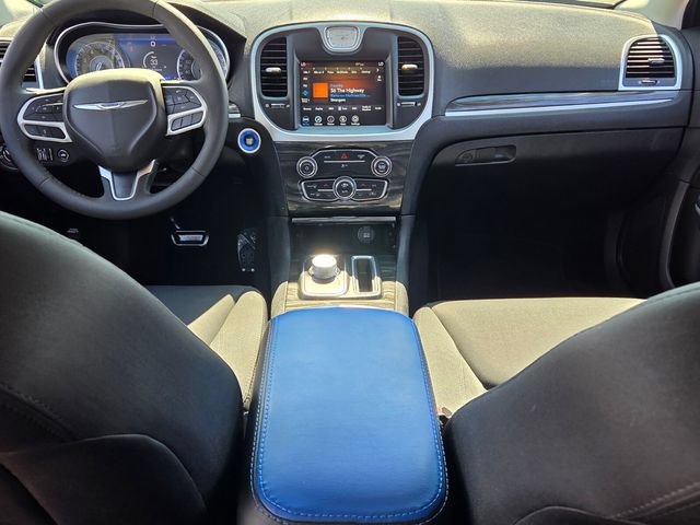 Used 2022 Chrysler 300 Touring w/ Sport Appearance Package RWD image 14
