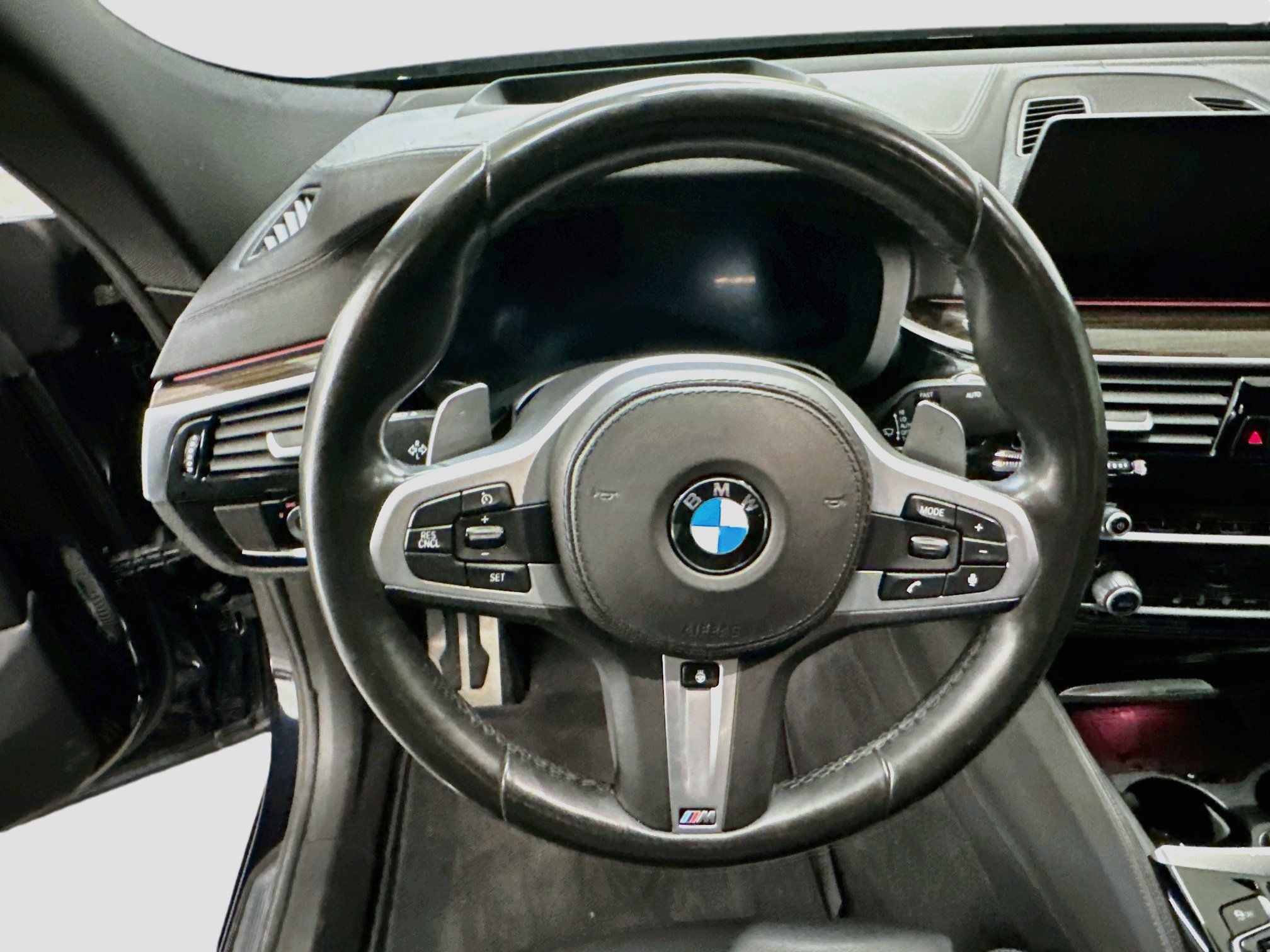 Used 2019 BMW 640i Gran Turismo xDrive w/ M Sport Package AWD/4WD image 18