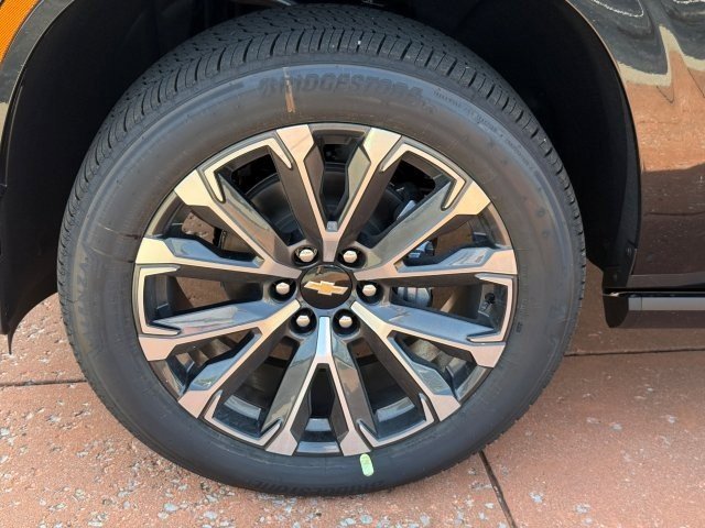 New 2025 Chevrolet Suburban High Country image 7