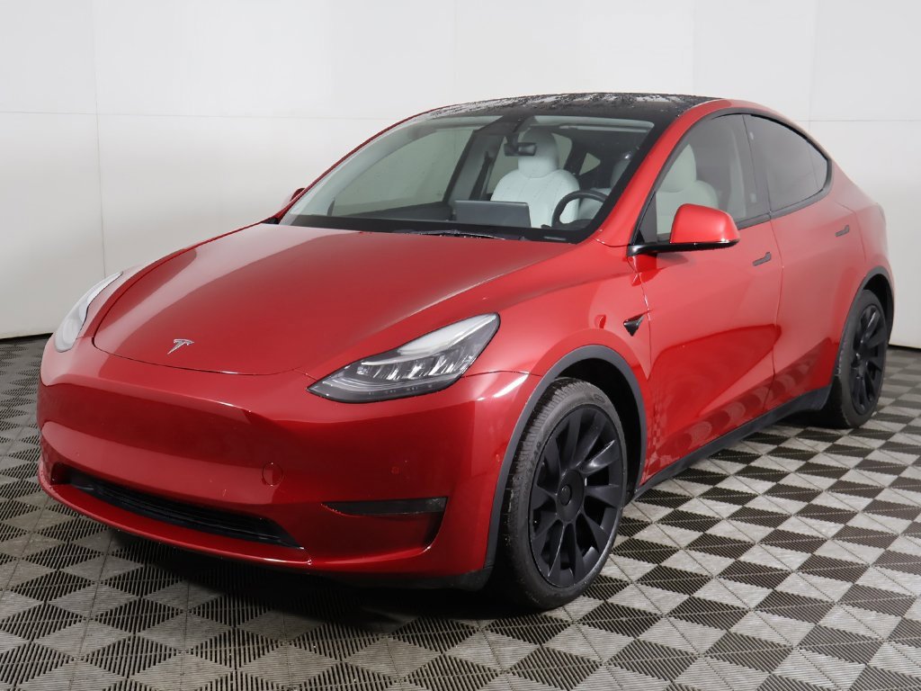 Used 2022 Tesla Model Y Long Range image 9