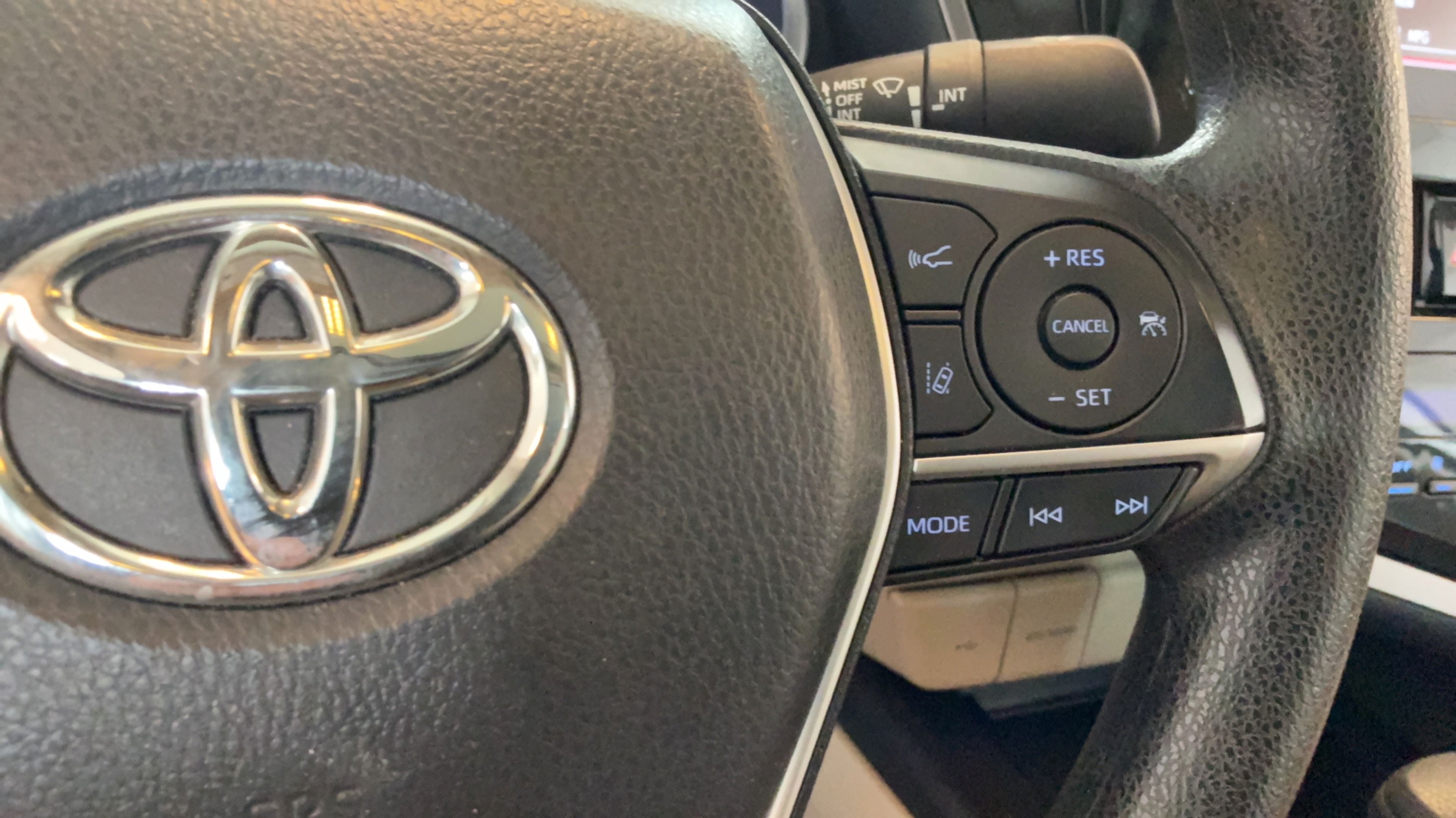 Used 2024 Toyota Camry LE w/ Convenience Package FWD image 18