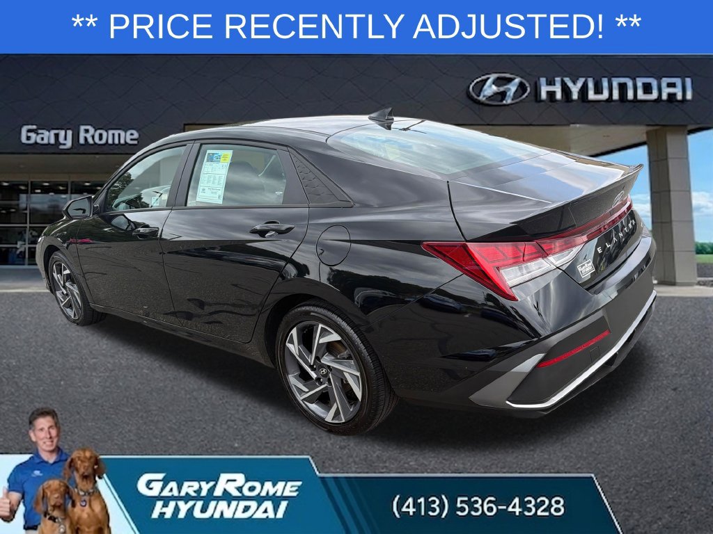 Certified 2025 Hyundai Elantra SEL FWD image 3
