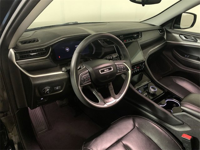 Used 2023 Jeep Grand Cherokee Limited image 10