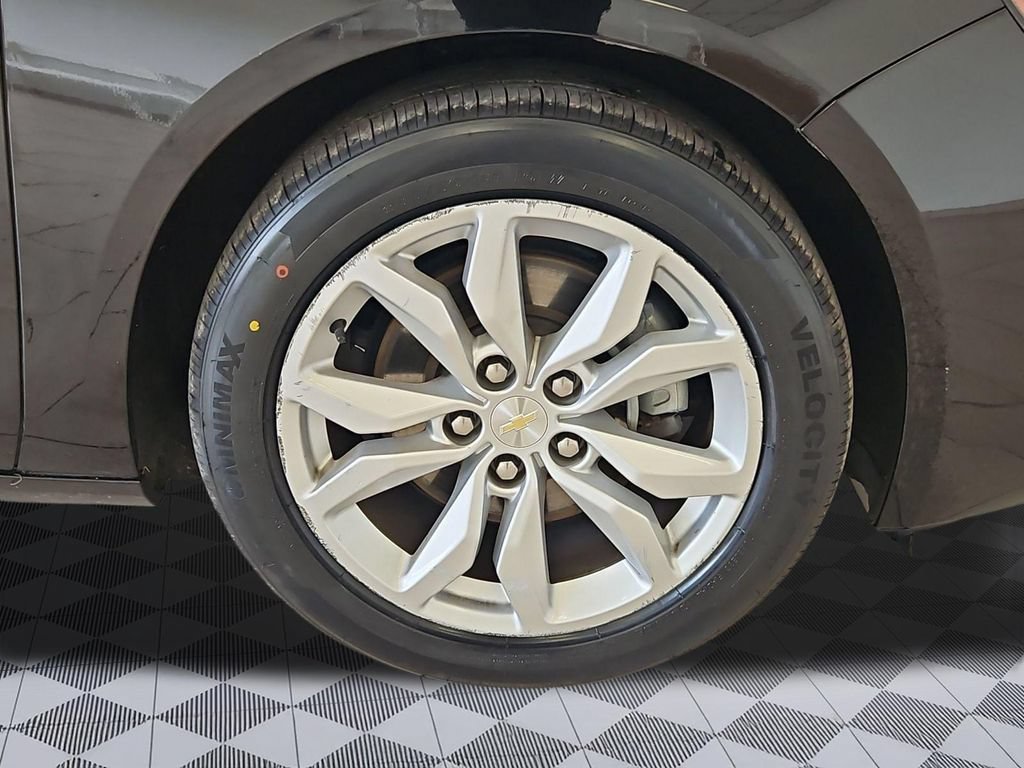 Used 2019 Chevrolet Impala LT FWD image 30