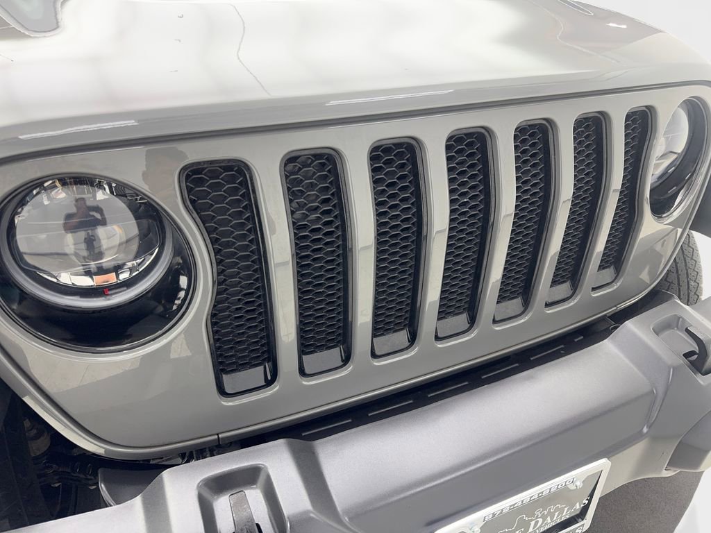 Used 2023 Jeep Wrangler Altitude image 24
