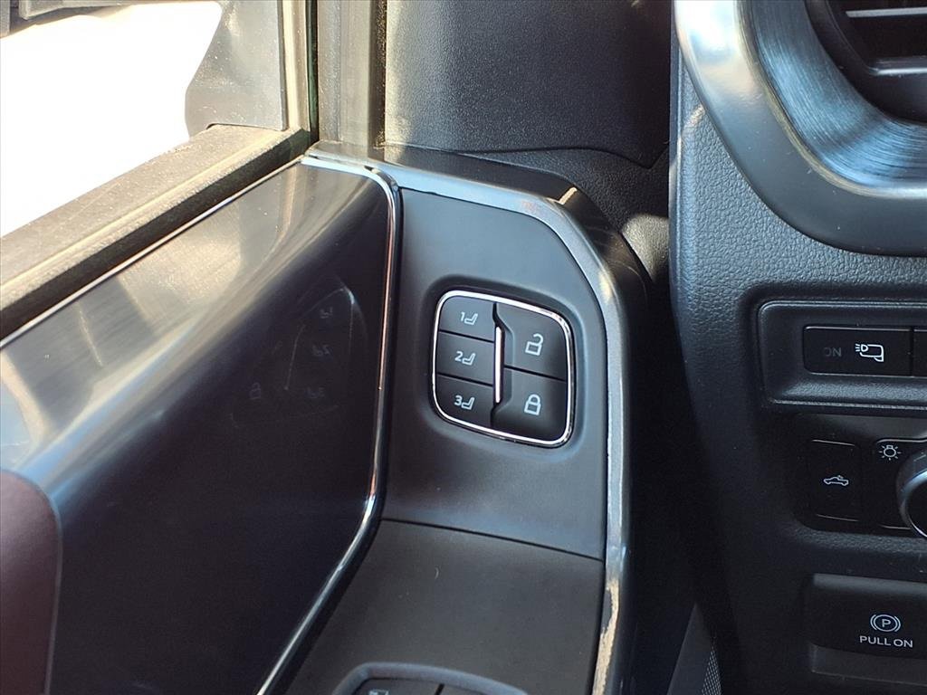 Used 2023 Ford F150 Lariat w/ Equipment Group 502A High image 39