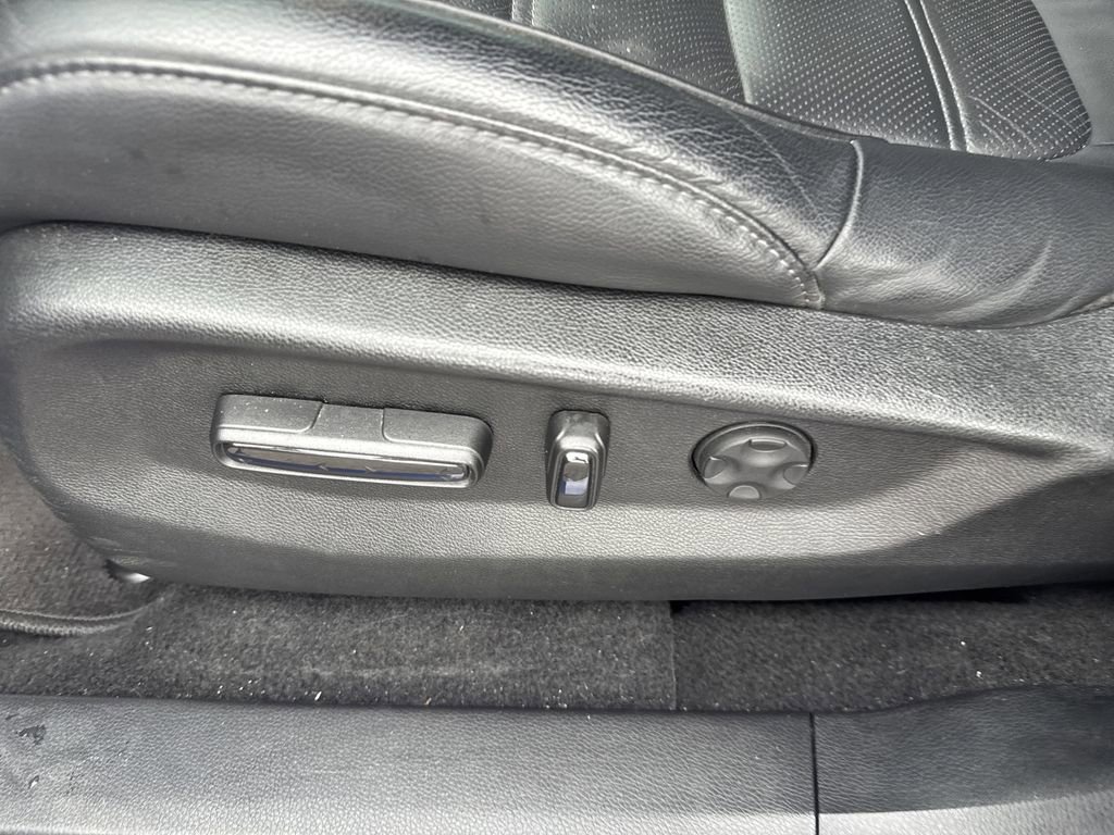 Used 2021 Honda CR-V EX-L image 16