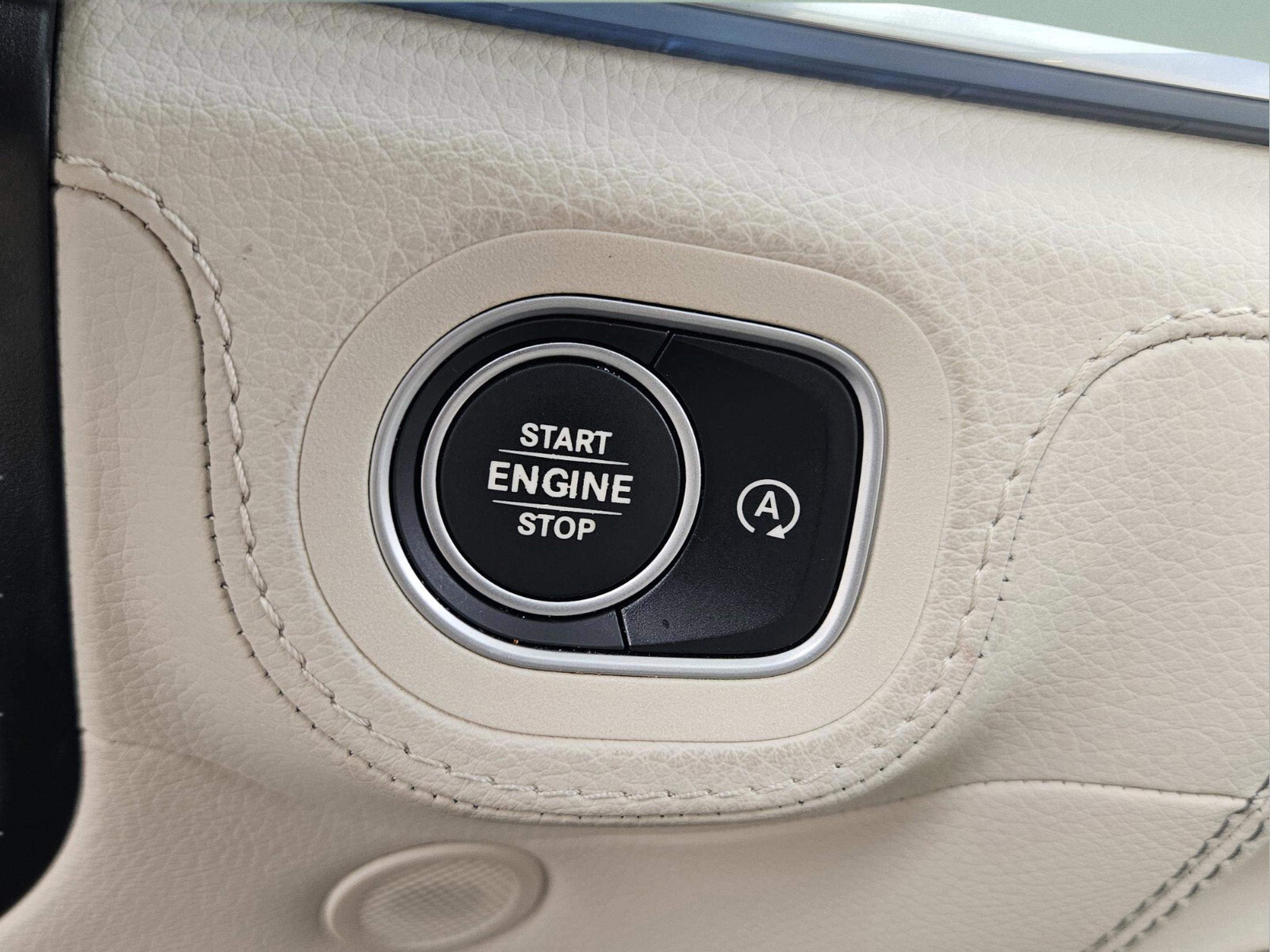 Used 2025 Mercedes-Benz GLS 450 4MATIC image 25