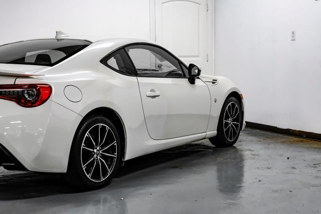 Used 2020 Toyota 86 RWD image 11