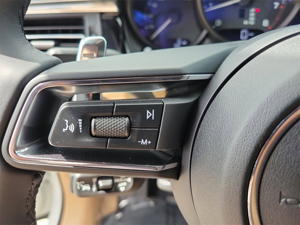 New 2026 Porsche Macan image 37