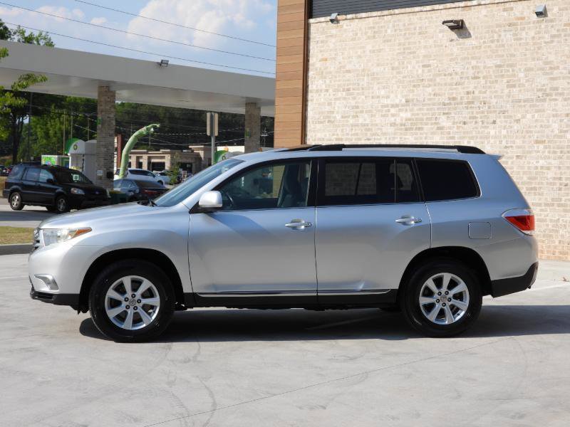 Used 2012 Toyota Highlander SE w/ Tow Pkg FWD image 16
