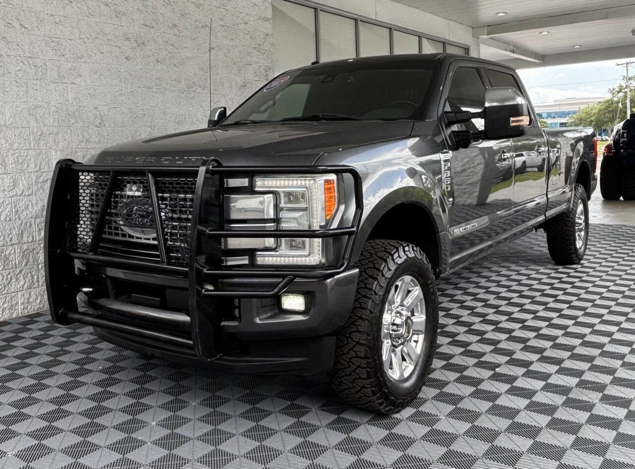 Used 2017 Ford F350 Platinum w/ Platinum Ultimate Package image 2