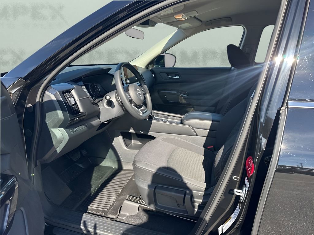 Used 2022 Nissan Pathfinder S image 9