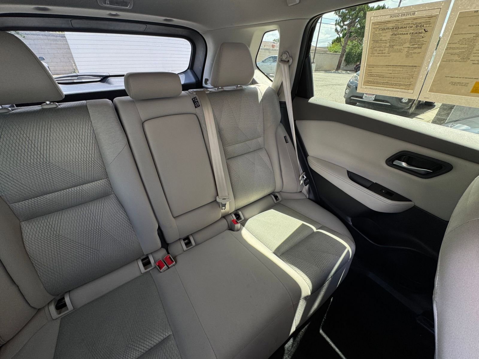 Used 2025 Nissan Rogue SV FWD image 39