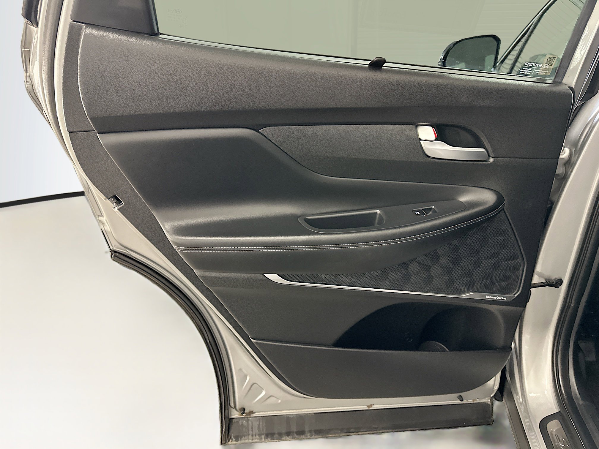 Used 2023 Hyundai Santa Fe SEL Premium image 28