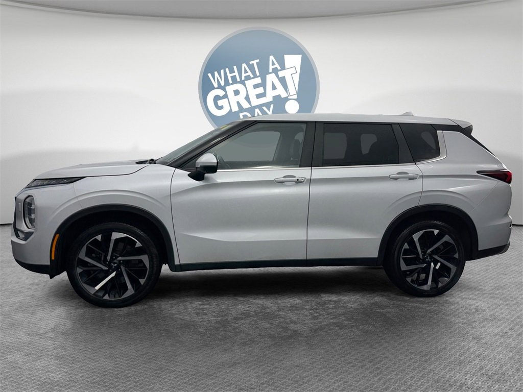 Used 2024 Mitsubishi Outlander SE image 7