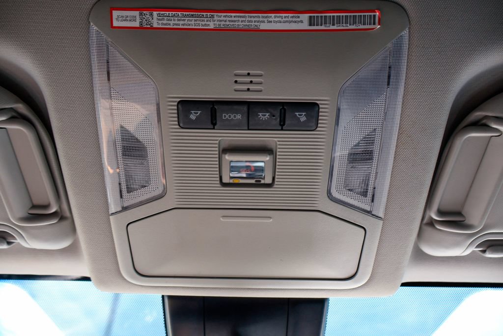 Used 2025 Toyota RAV4 XLE AWD/4WD image 20