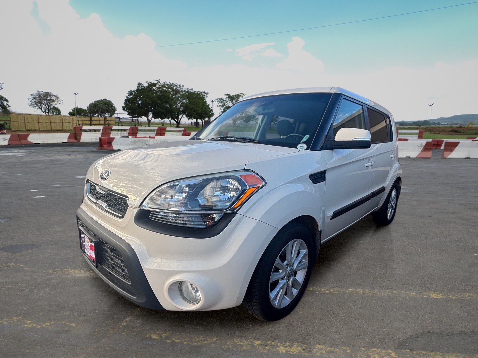 Used 2013 Kia Soul + w/ Audio Pkg FWD image 5
