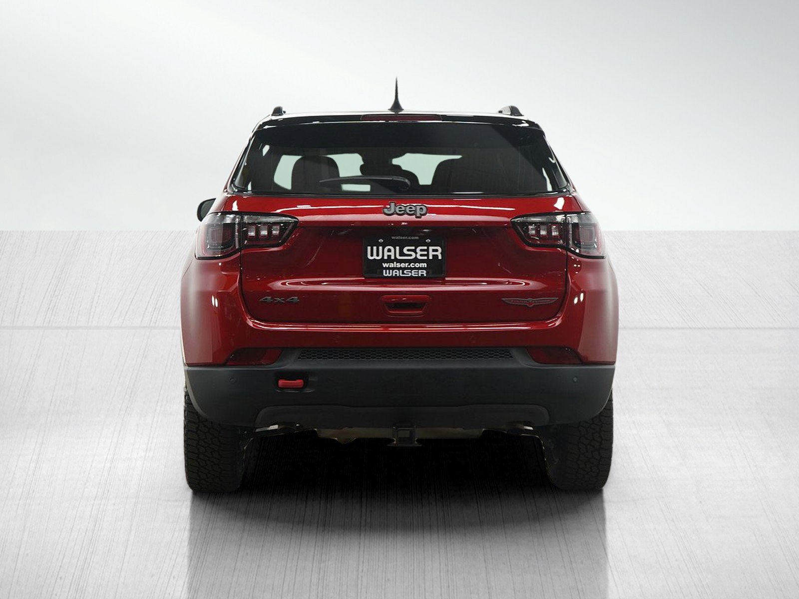 Used 2025 Jeep Compass Trailhawk image 4