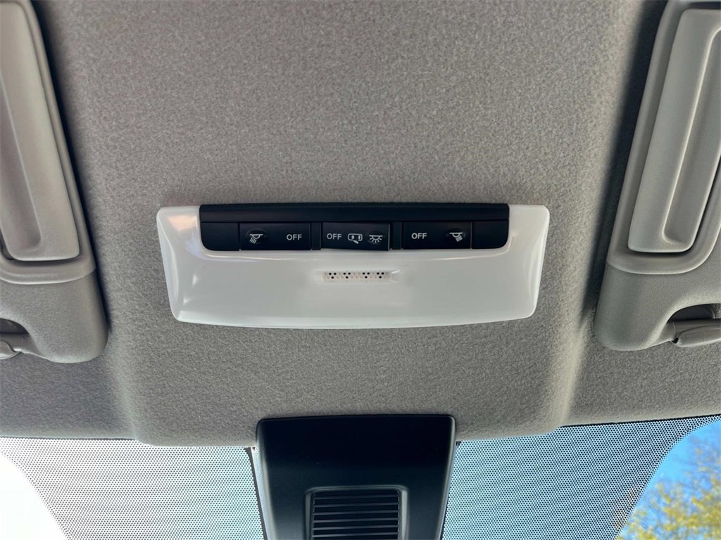 New 2025 Nissan Kicks Play S image 30