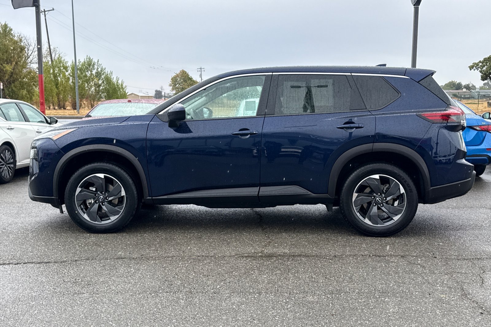 Certified 2024 Nissan Rogue SV FWD image 9